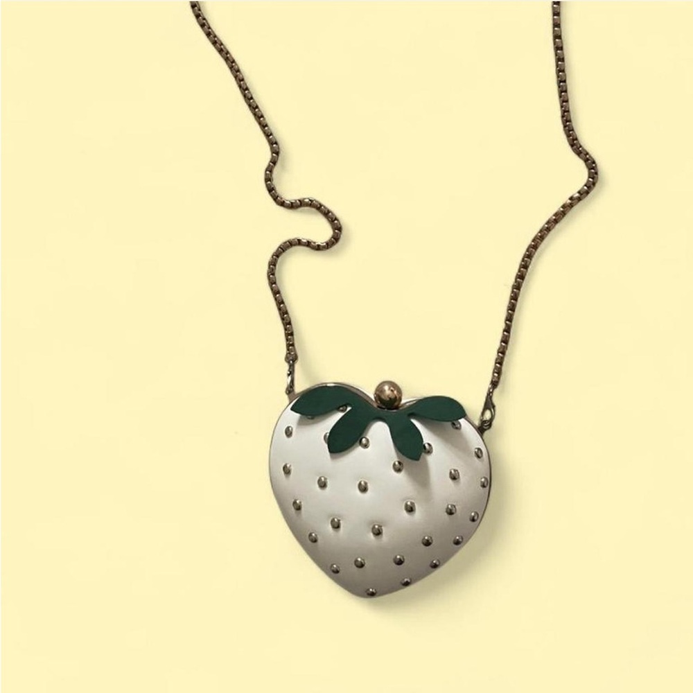 Chic Strawberry purse